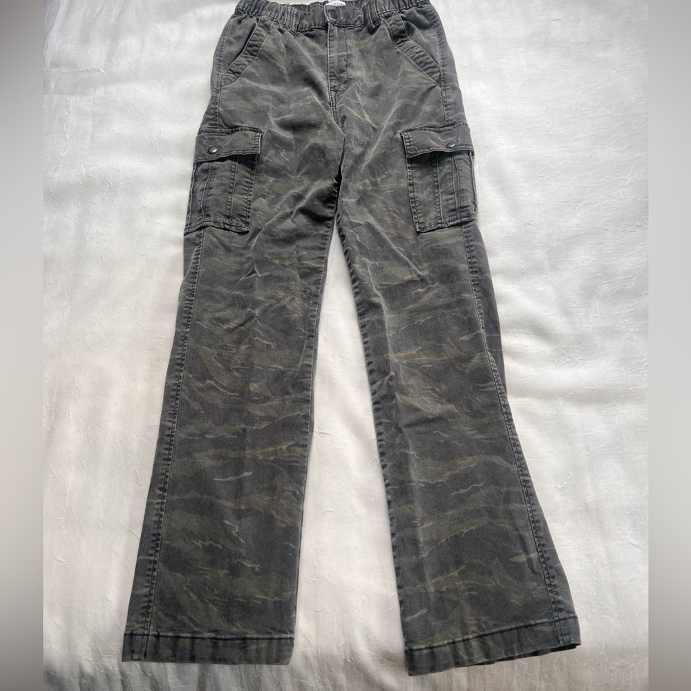 Arizona Camo cargo pants Bundle & save 30% off 2+ items - Picture 2 of 6